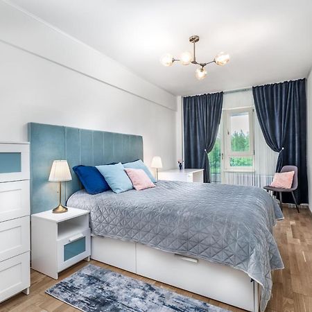 Dreamgarden Airport Apartment & Secure Parking & Airport Shuttle Iasi Buitenkant foto
